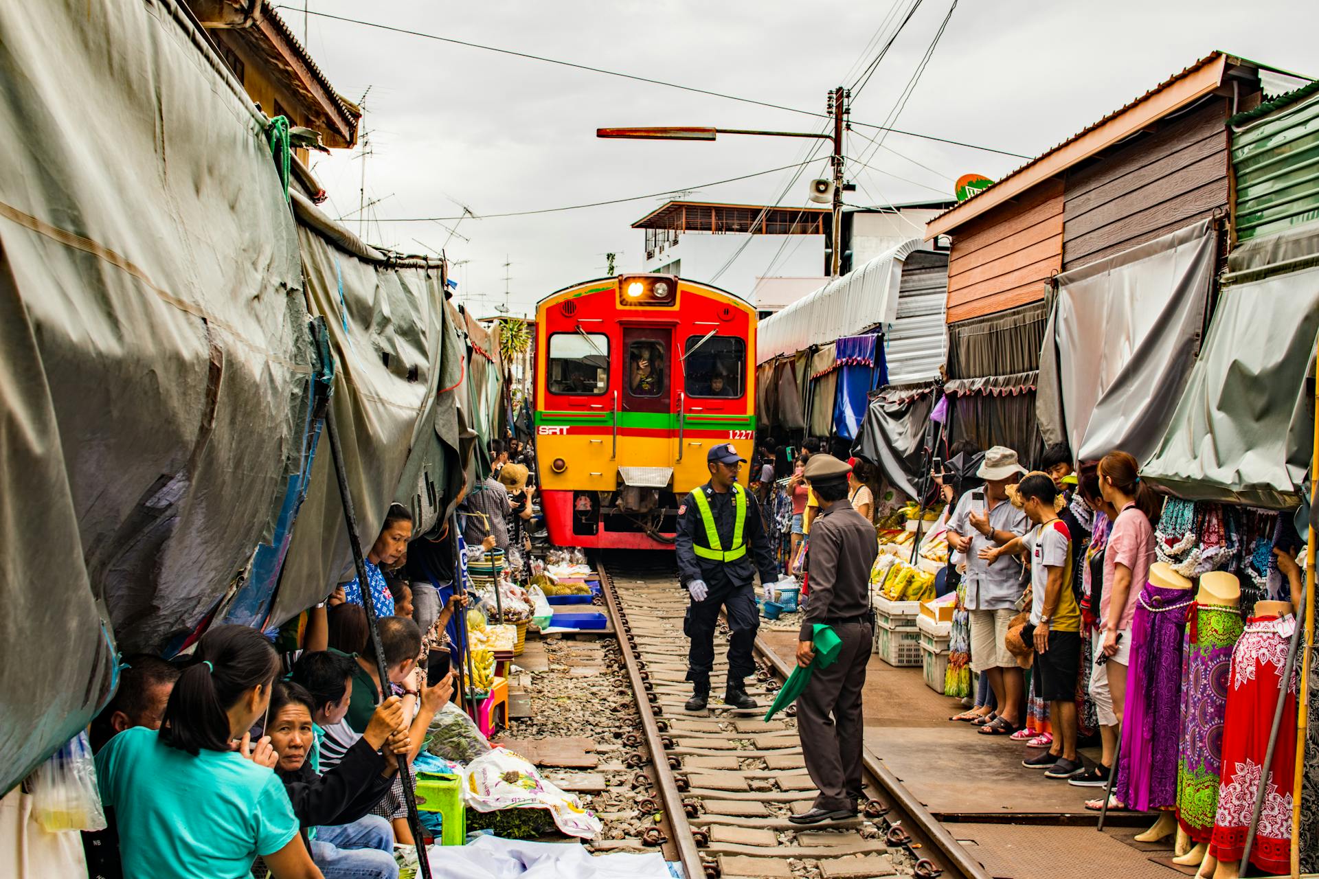 Experience Mae Chaem’s culture with guided tours